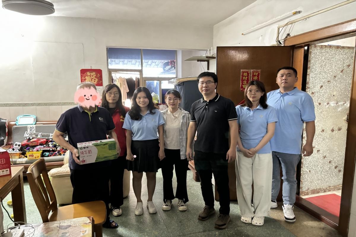 公益活动之探访困难户